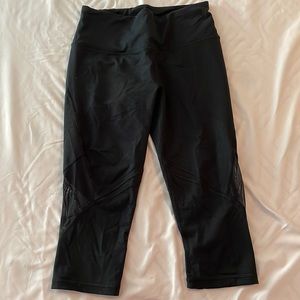 VS Sport Capri Leggings